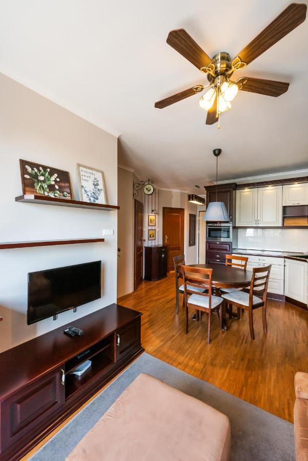 Metro Wilanowska Homely Apartment Warszawa Eksteriør bilde